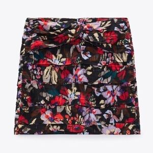 FINAL CHANCE Zara Women's FLORAL PRINT MINI SKIRT Viscose Lined Size XS